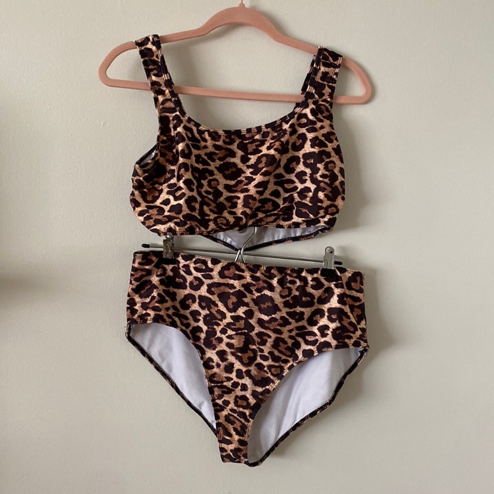 Boohoo Leopard Swimsuit🤎